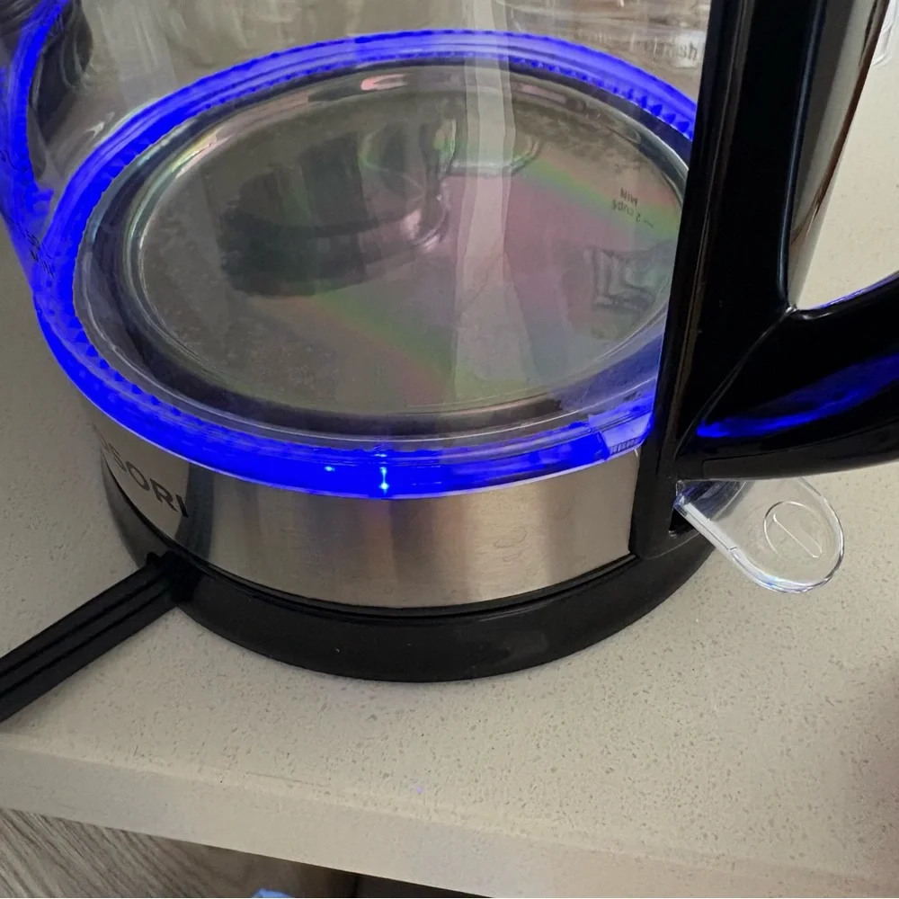 Cosori Electric Glass Kettle with Black Handle - Picture 8 of 10